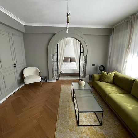 Stunning 1Bd Flat With 50M2 Terrace In The City Center Bucarest Esterno foto