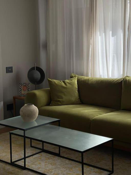 Stunning 1Bd Flat With 50M2 Terrace In The City Center Bucarest Esterno foto