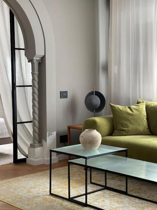 Stunning 1Bd Flat With 50M2 Terrace In The City Center Bucarest Esterno foto